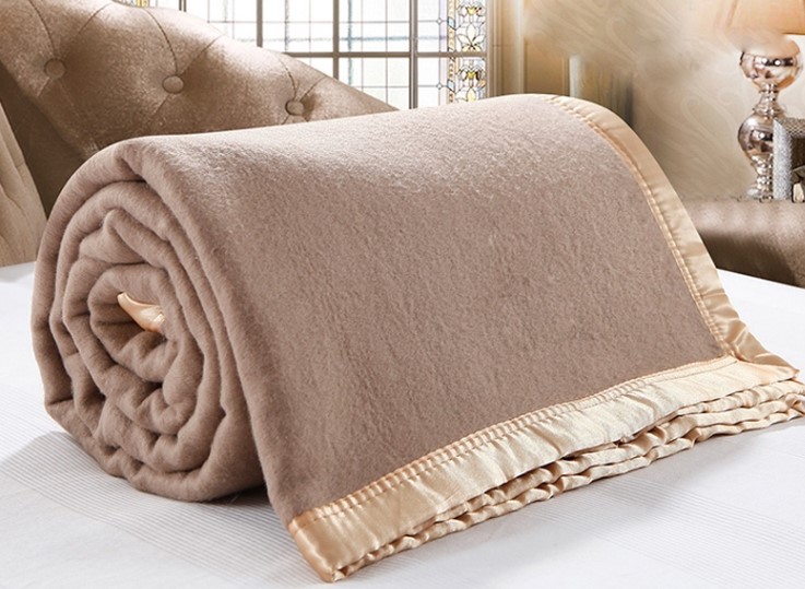 HOSPITALITY BLANKET - Image 3